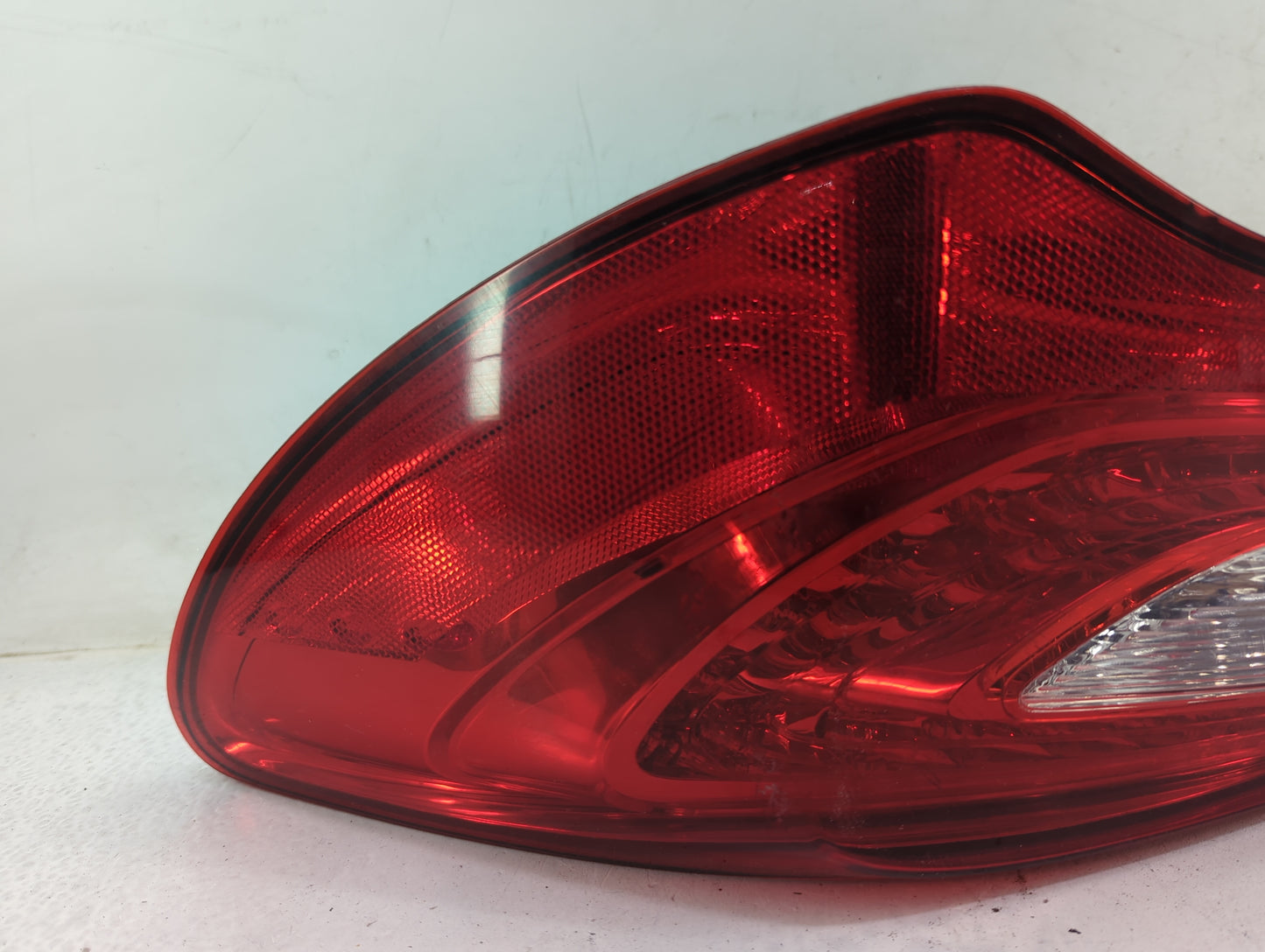 2011-2014 Chrysler 200 Passenger Right Side Deck Lid Mounted Tail Light - Oemusedautoparts1.com