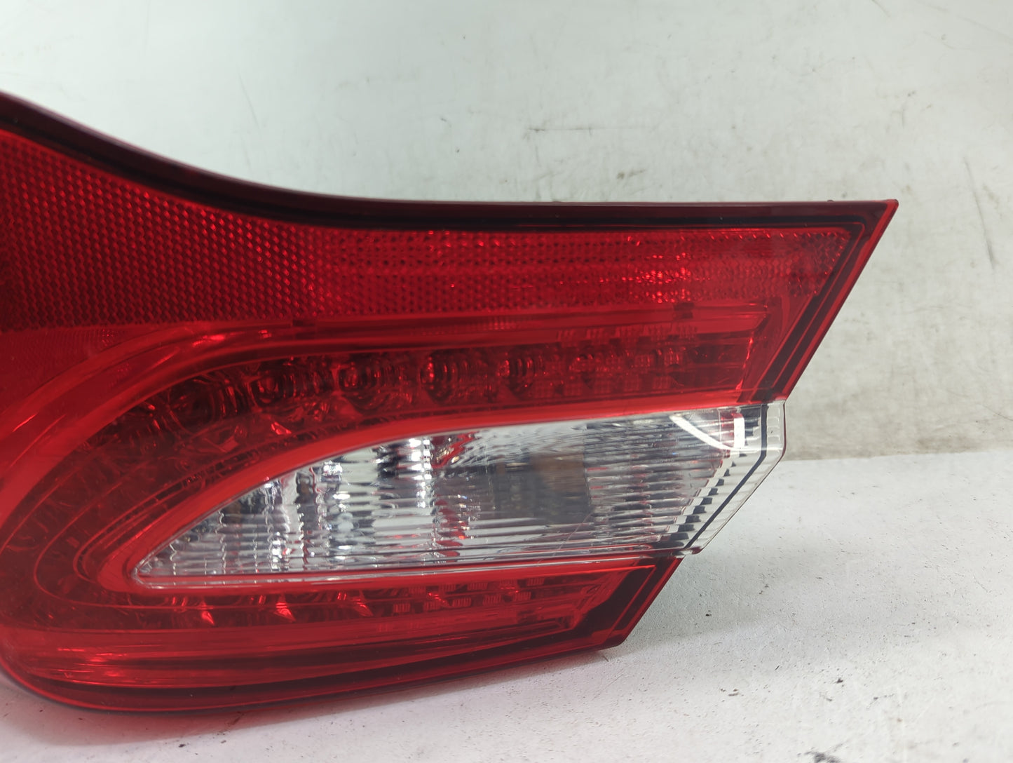 2011-2014 Chrysler 200 Passenger Right Side Deck Lid Mounted Tail Light - Oemusedautoparts1.com