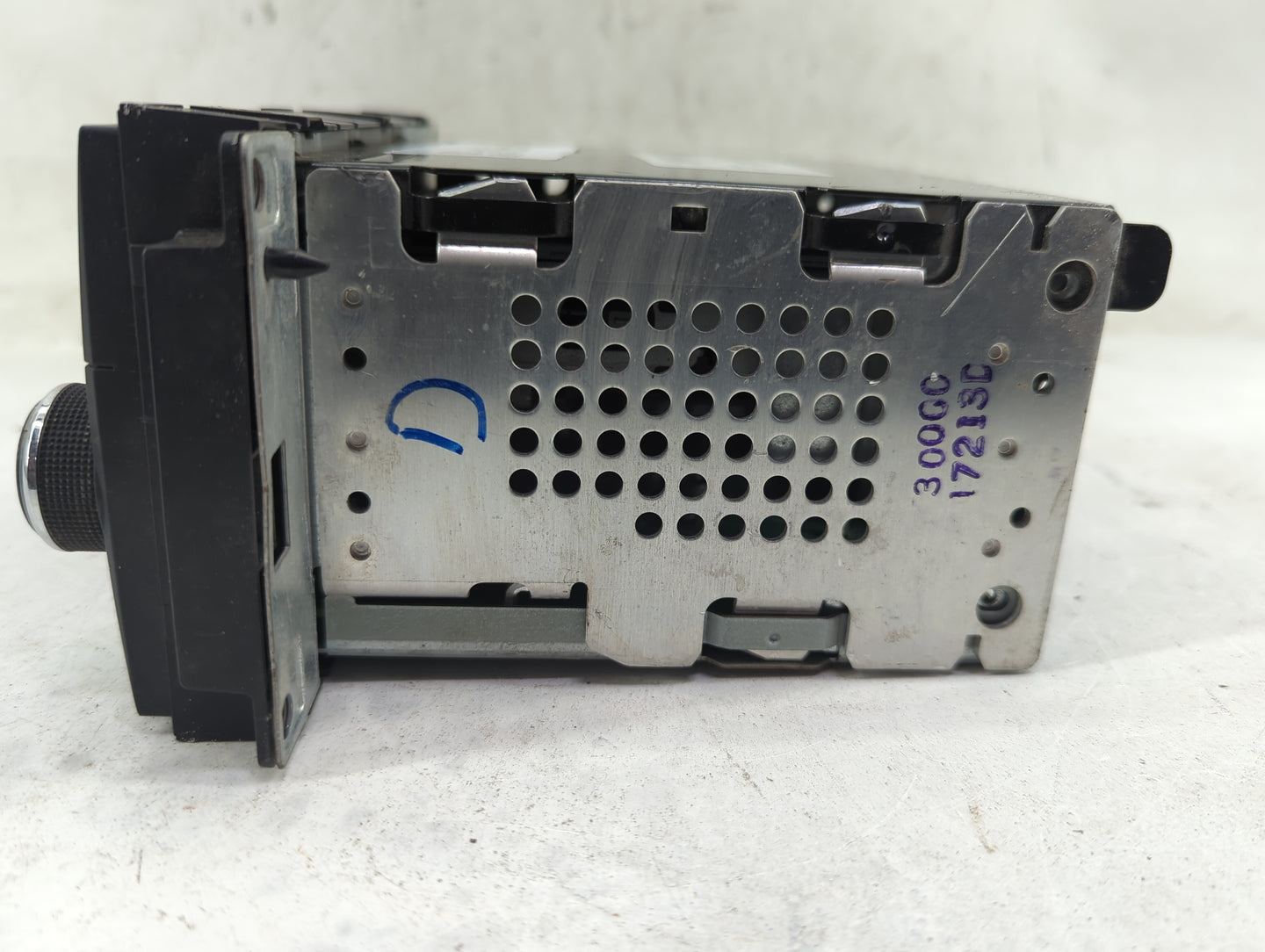 2012-2014 Chrysler 200 Radio AM FM Cd Player Receiver Replacement P/N:P05091195AC SPNP05091195AC Fits OEM Used Auto Parts - 