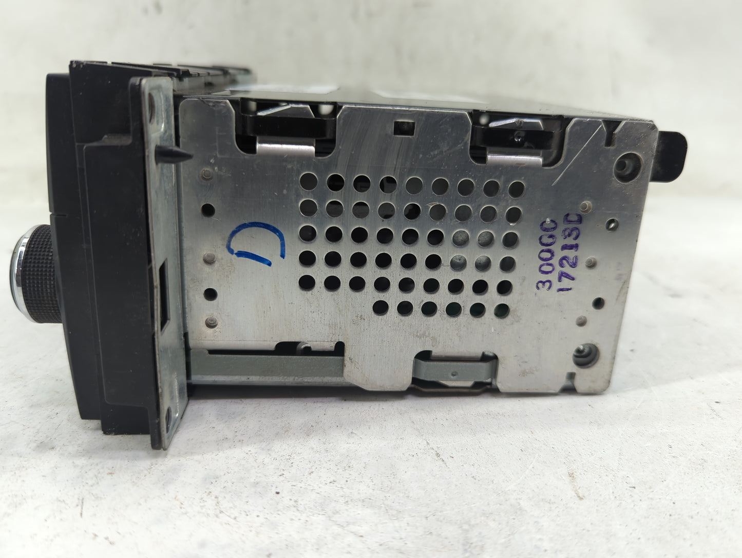 2012-2014 Chrysler 200 Radio AM FM Cd Player Receiver Replacement P/N:P05091195AC SPNP05091195AC Fits OEM Used Auto Parts - 