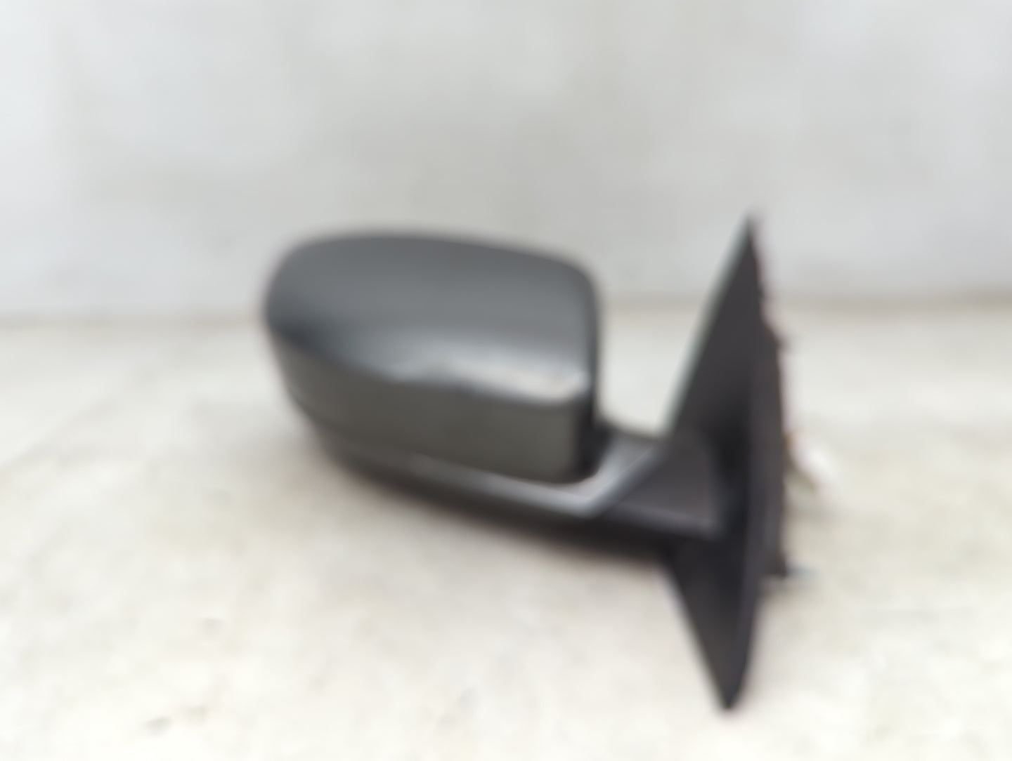 2011-2014 Chrysler 200 Passenger Side View Mirror - Right Door Mirror OEM Used - Oemusedautoparts1.com