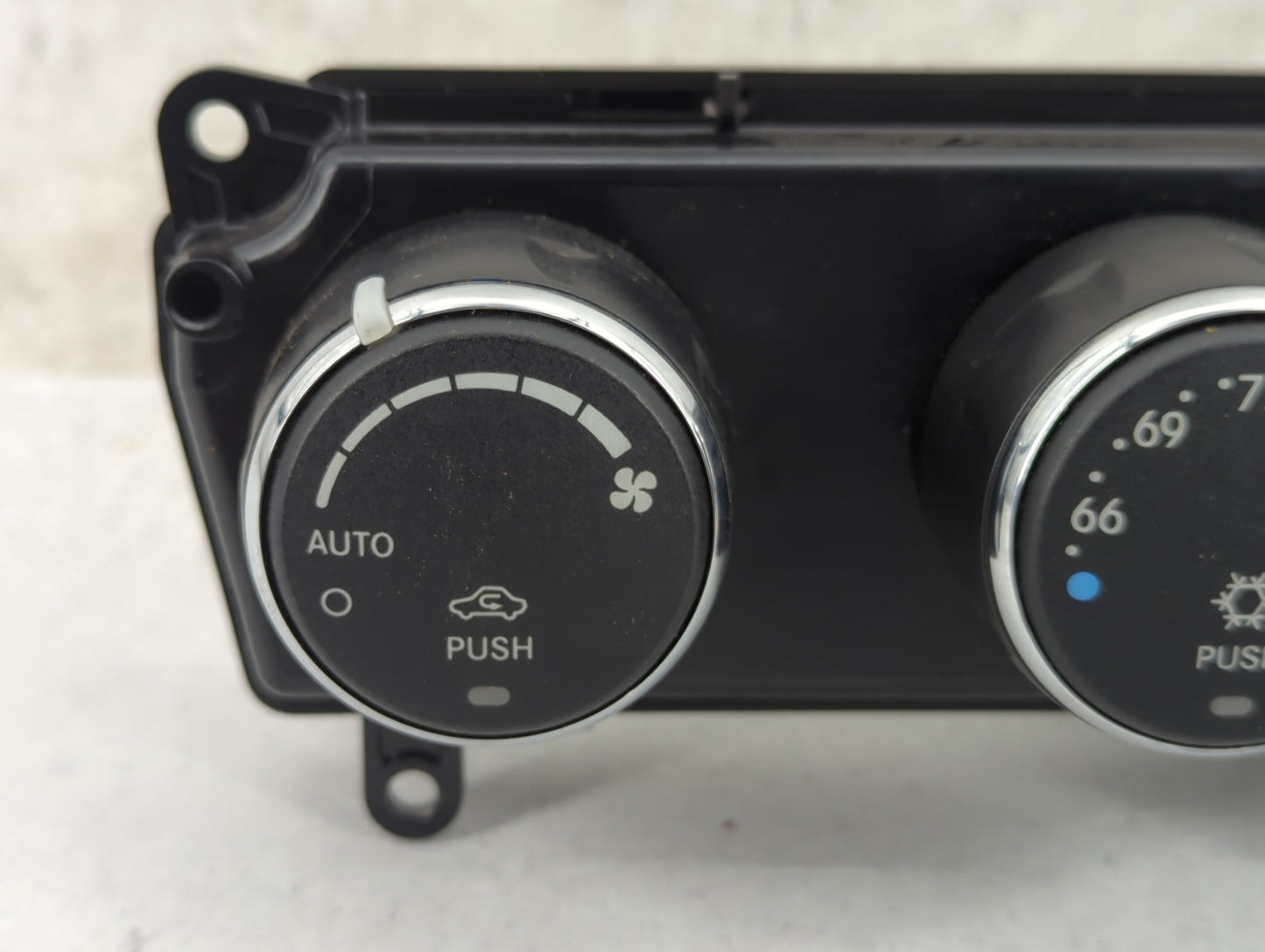 2011-2014 Chrysler 200 Climate Control Module Temperature AC/Heater Replacement P/N:P55111888AI 55111888AI Fits OEM Used Aut