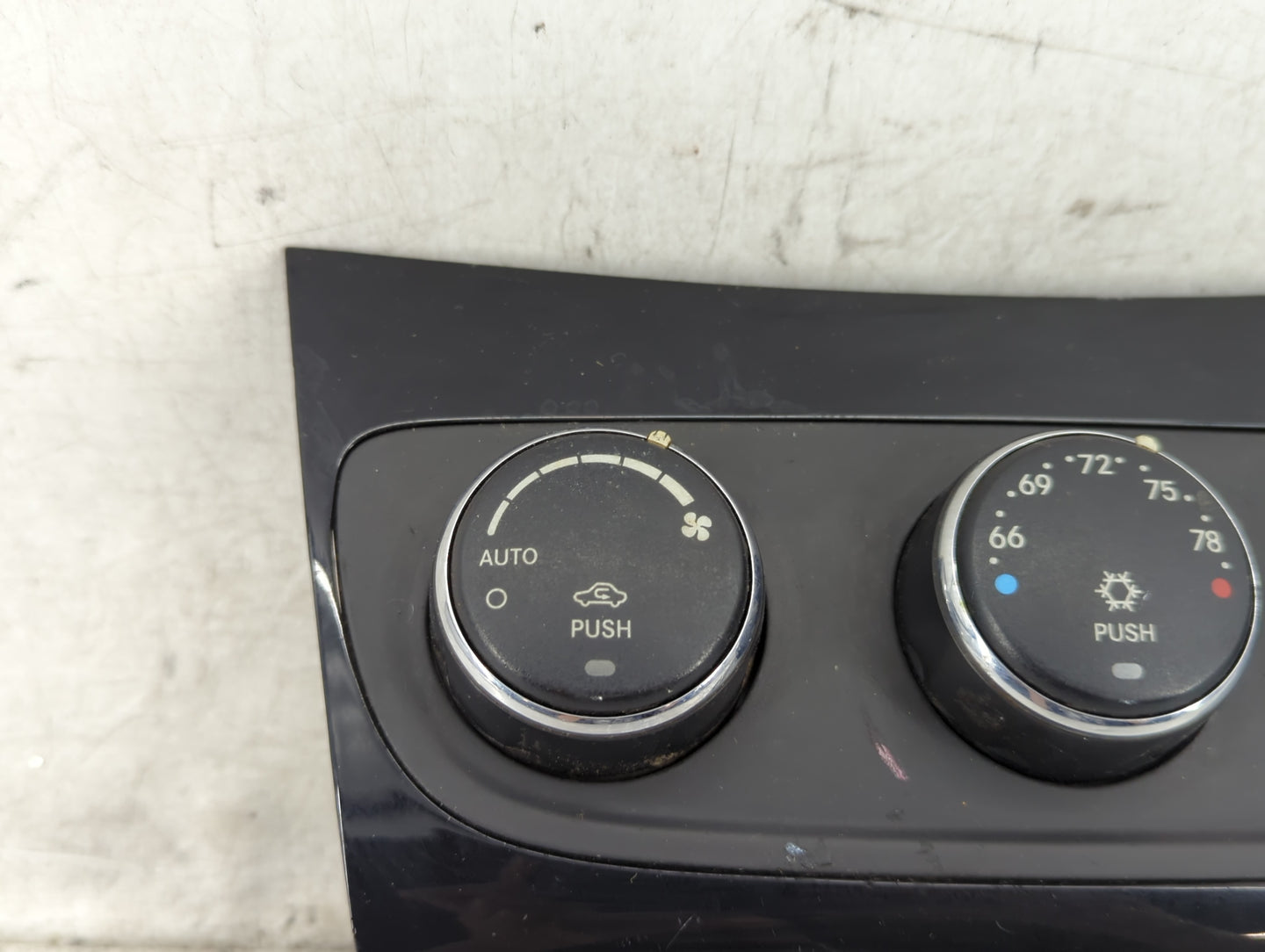 2011-2014 Chrysler 200 Climate Control Module Temperature AC/Heater Replacement P/N:P55111888AI Fits OEM Used Auto Parts - O