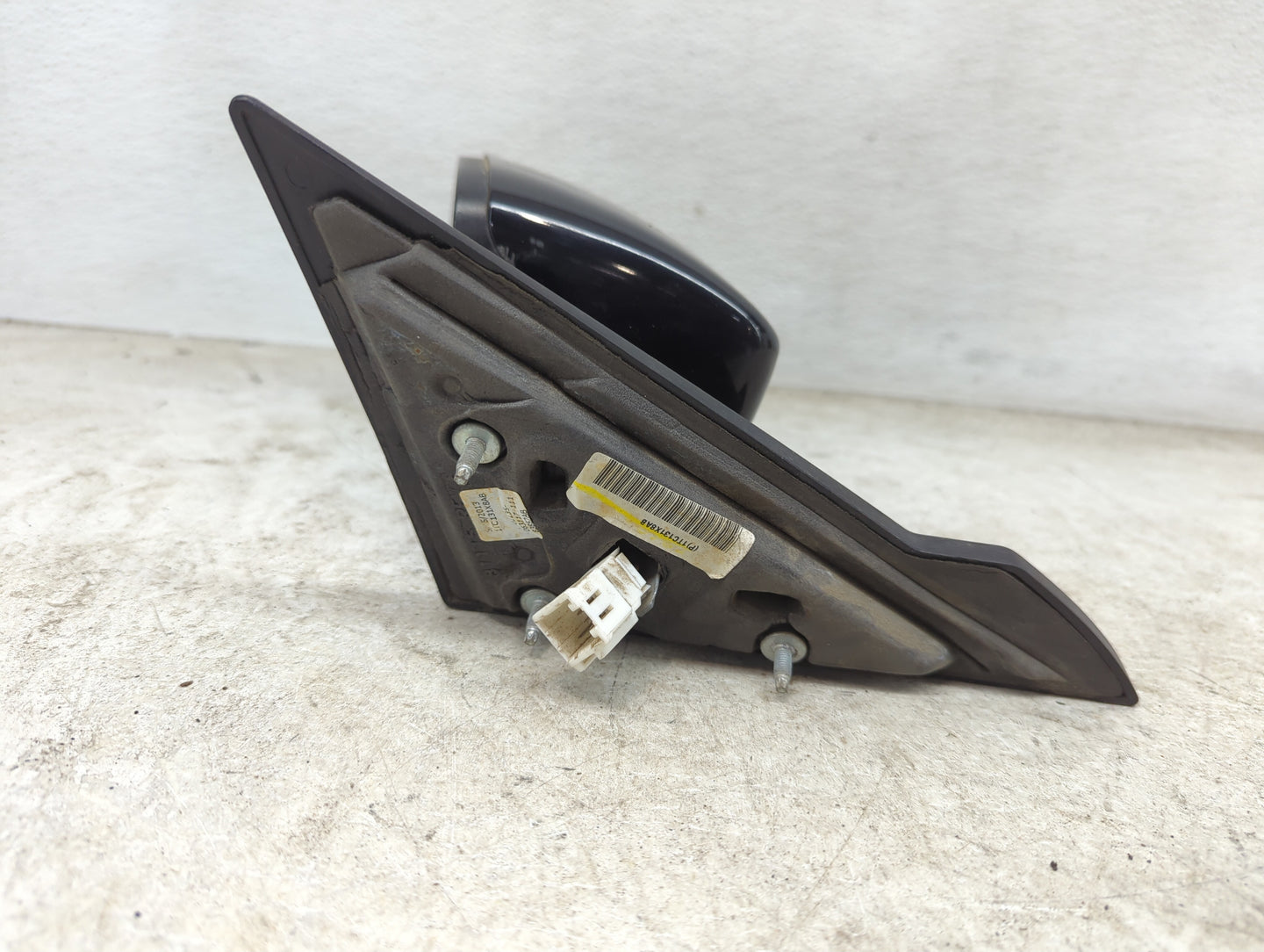 2011-2014 Chrysler 200 Driver Side View Mirror - Left Door Mirror OEM Used - Oemusedautoparts1.com