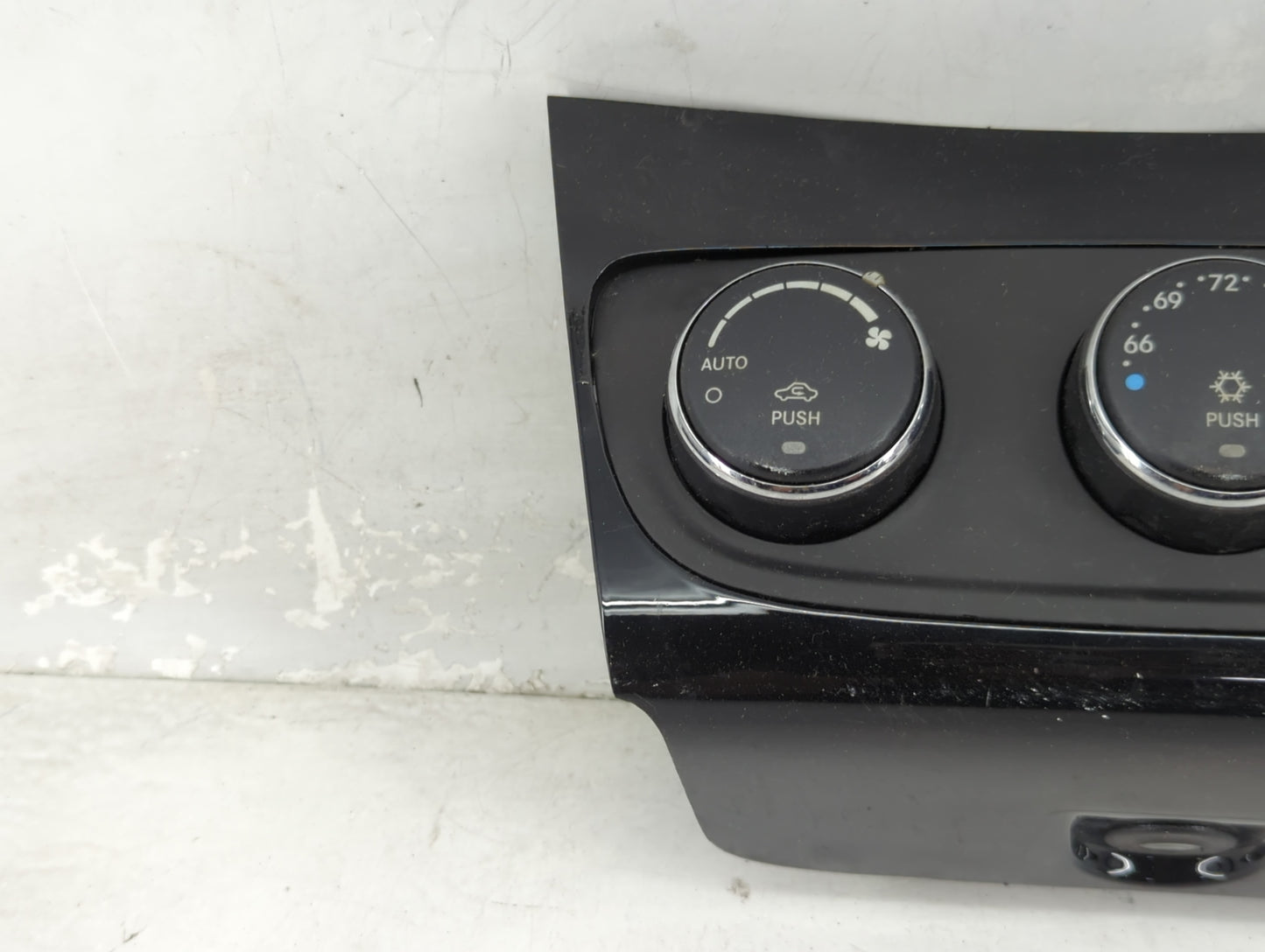 2011-2014 Chrysler 200 Climate Control Module Temperature AC/Heater Replacement P/N:P55111888AI 55111888AI Fits OEM Used Aut