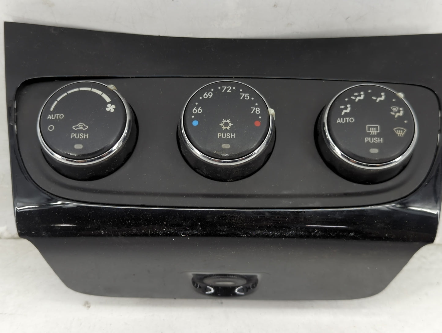 2011-2014 Chrysler 200 Climate Control Module Temperature AC/Heater Replacement P/N:P55111888AI 55111888AI Fits OEM Used Aut