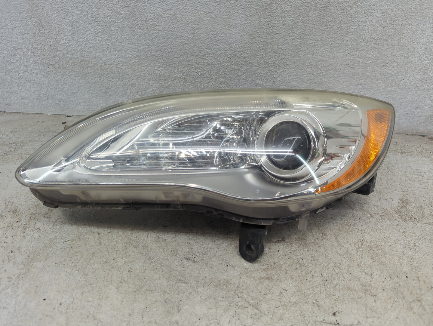2011-2014 Chrysler 200 Driver Left Oem Head Light Headlight Lamp - Oemusedautoparts1.com