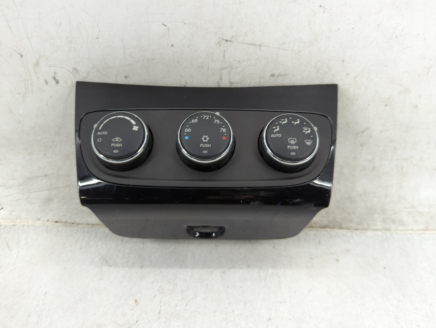 2013 Chrysler 200 Climate Control Module Temperature AC/Heater Replacement P/N:P551 Fits OEM Used Auto Parts - Oemusedautopa