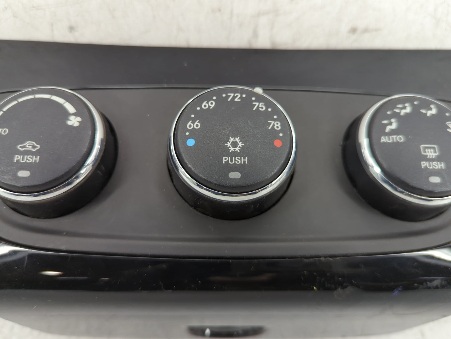2013 Chrysler 200 Climate Control Module Temperature AC/Heater Replacement P/N:P551 Fits OEM Used Auto Parts - Oemusedautopa