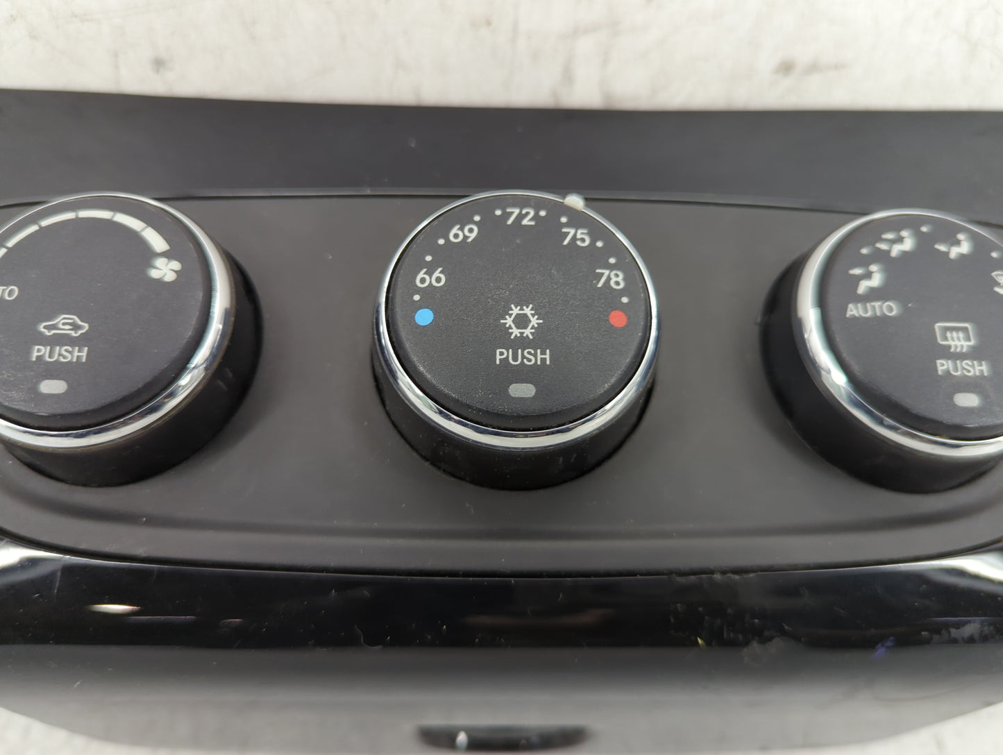 2013 Chrysler 200 Climate Control Module Temperature AC/Heater Replacement P/N:P551 Fits OEM Used Auto Parts - Oemusedautopa