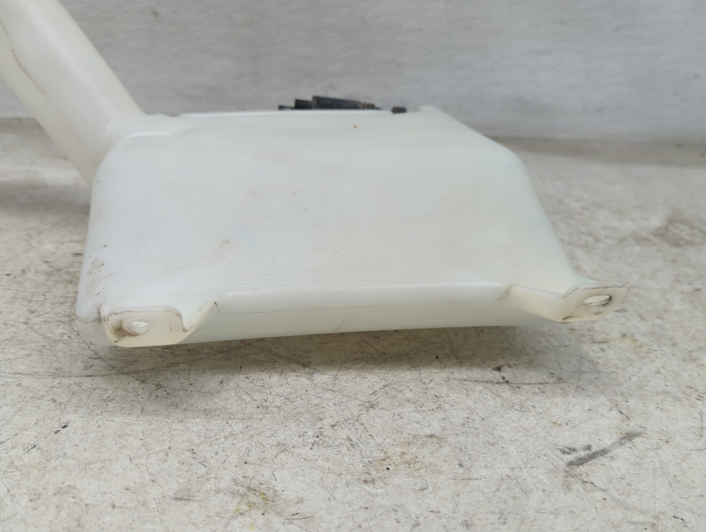 2011-2014 Chrysler 200 Windshield Washer Fluid Reservoir Bottle Oem - Oemusedautoparts1.com