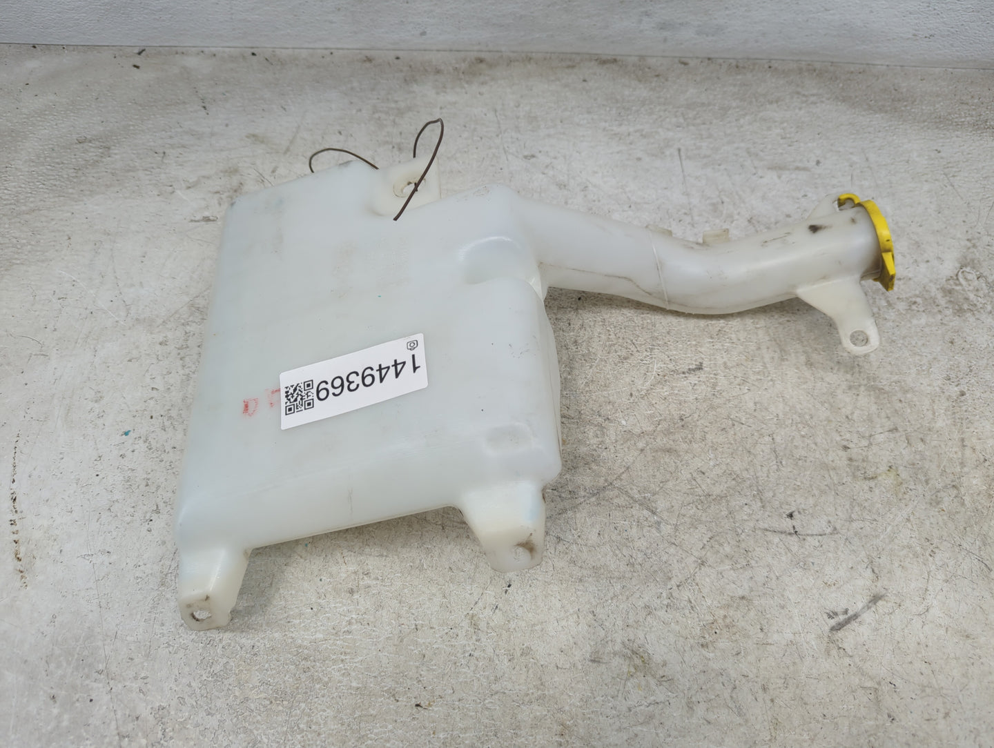2011-2014 Chrysler 200 Windshield Washer Fluid Reservoir Bottle Oem - Oemusedautoparts1.com