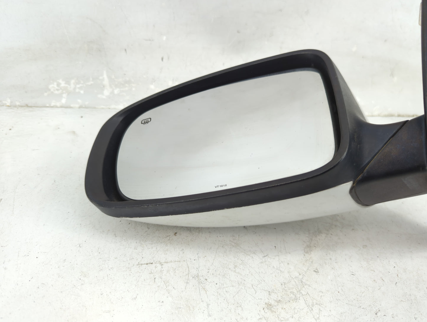 2011-2014 Chrysler 200 Driver Side View Mirror - Left Door Mirror OEM Used - Oemusedautoparts1.com