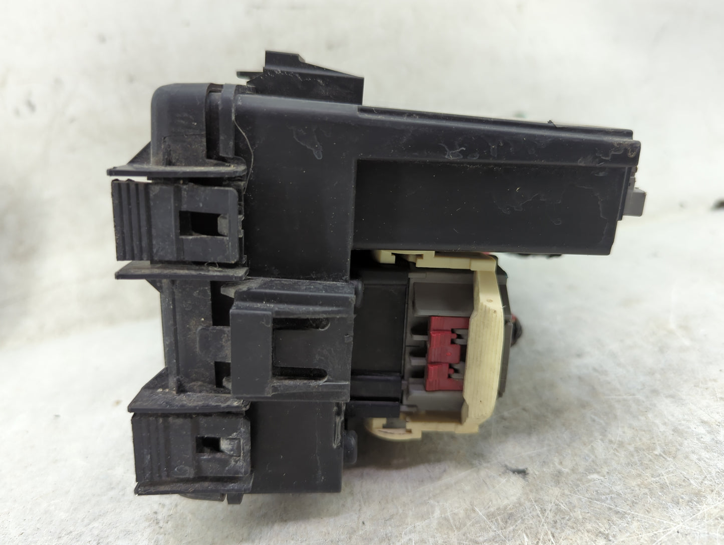 2013 Chrysler 200 Fusebox Fuse Box Panel Relay Module P/N:P04692346AE Fits OEM Used Auto Parts - Oemusedautoparts1.com