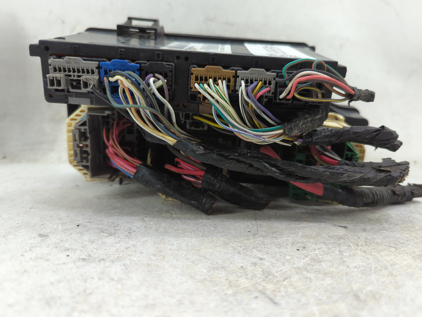 2013 Chrysler 200 Fusebox Fuse Box Panel Relay Module P/N:P04692346AE Fits OEM Used Auto Parts - Oemusedautoparts1.com