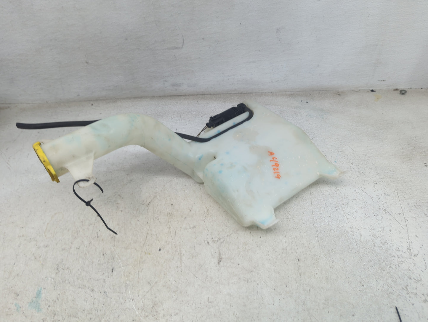 2011-2014 Chrysler 200 Windshield Washer Fluid Reservoir Bottle Oem 1473596 - Oemusedautoparts1.com
