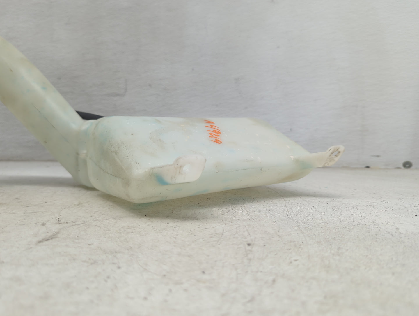 2011-2014 Chrysler 200 Windshield Washer Fluid Reservoir Bottle Oem 1473596 - Oemusedautoparts1.com