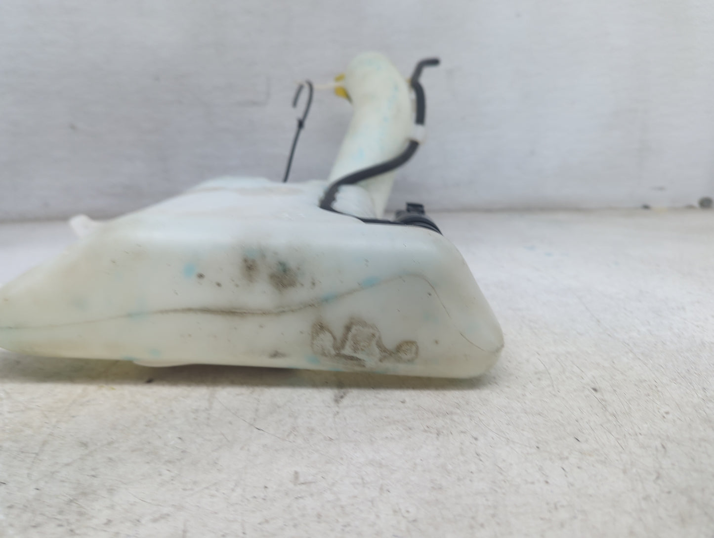 2011-2014 Chrysler 200 Windshield Washer Fluid Reservoir Bottle Oem 1473596 - Oemusedautoparts1.com