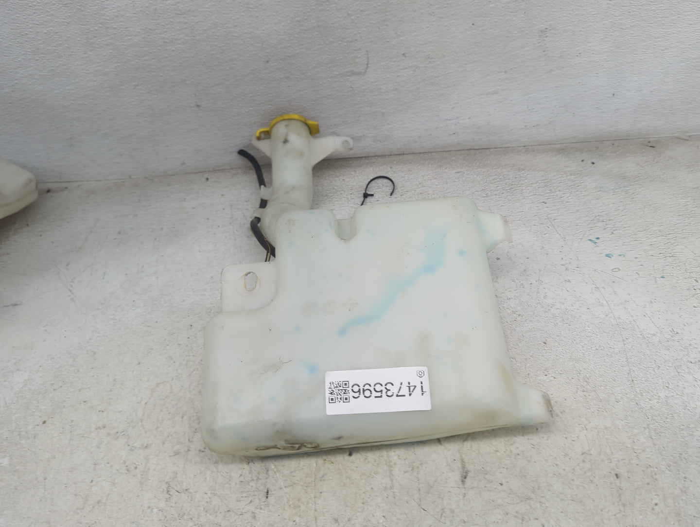 2011-2014 Chrysler 200 Windshield Washer Fluid Reservoir Bottle Oem 1473596 - Oemusedautoparts1.com