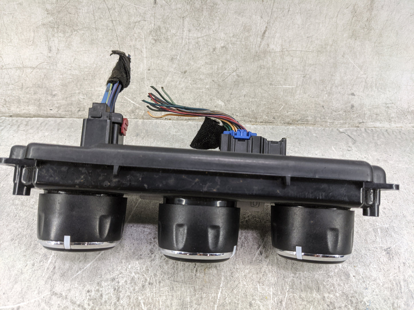 2011-2014 Chrysler 200 Climate Control Module Temperature AC/Heater Replacement P/N:P55111 Fits OEM Used Auto Parts - Oemuse