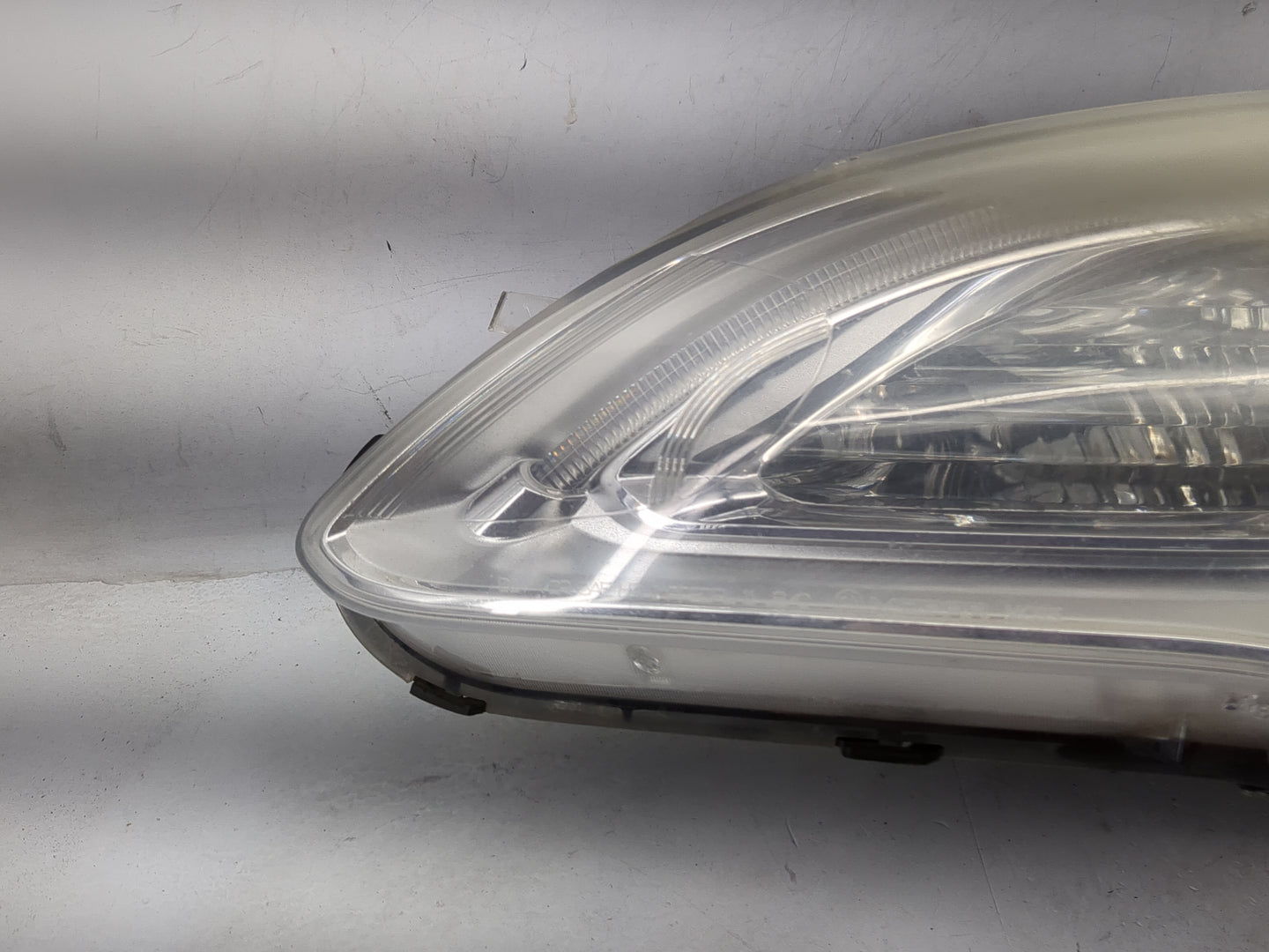 2013-2014 Chrysler 200 Driver Left Oem Head Light Headlight Lamp 1481341 - Oemusedautoparts1.com
