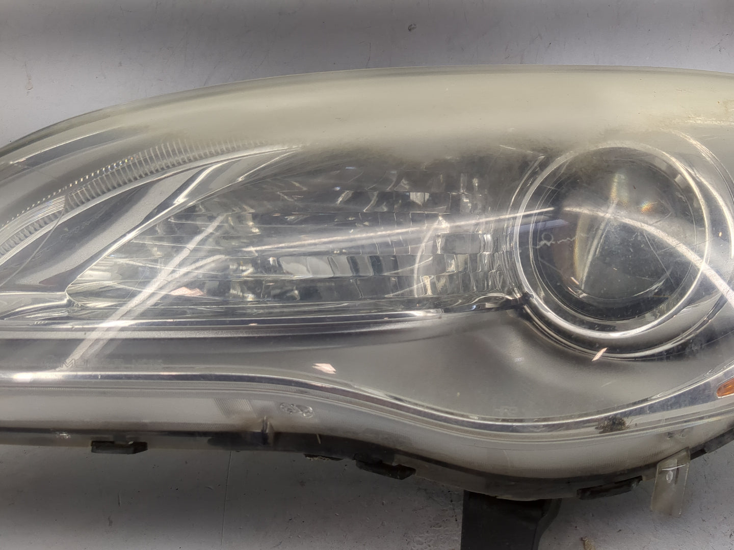 2013-2014 Chrysler 200 Driver Left Oem Head Light Headlight Lamp 1481341 - Oemusedautoparts1.com