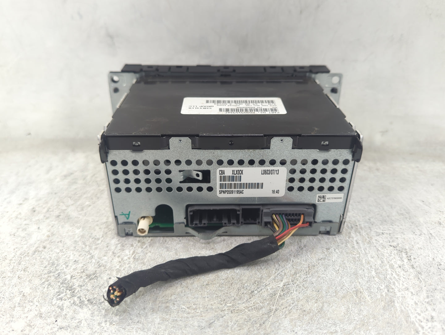 2012-2014 Chrysler 200 Radio AM FM Cd Player Receiver Replacement P/N:P05091195AC Fits Fits 2012 2013 2014 2015 2016 2017 OE