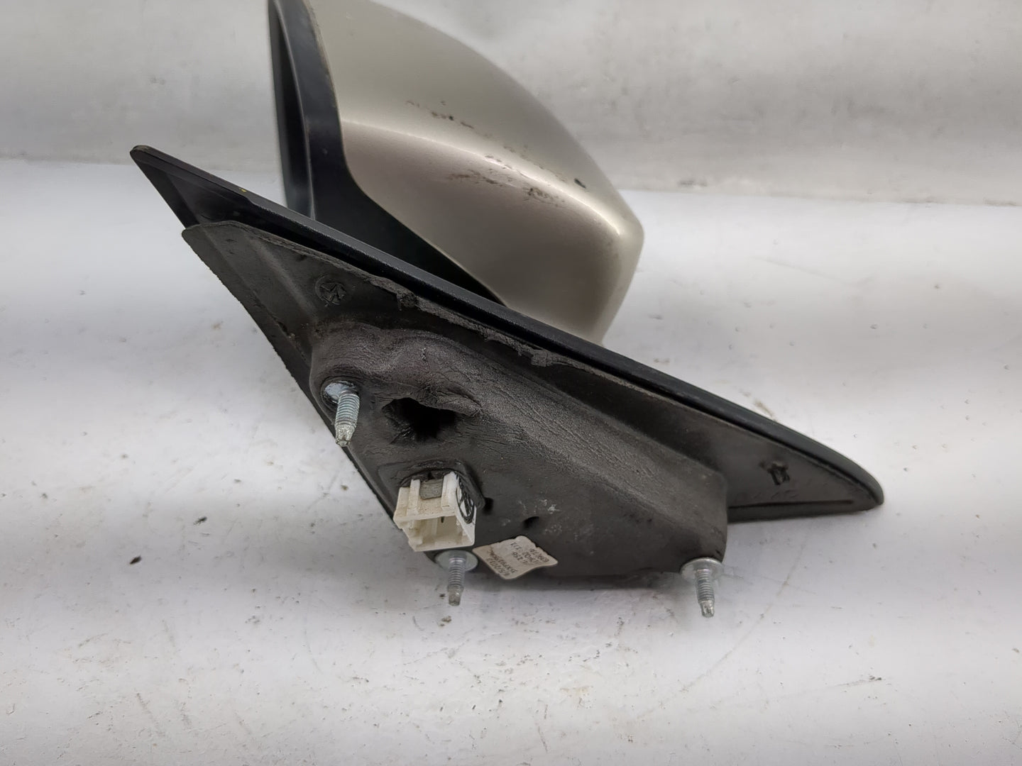 2011-2014 Chrysler 200 Driver Side View Mirror - Left Door Mirror OEM Used - Oemusedautoparts1.com