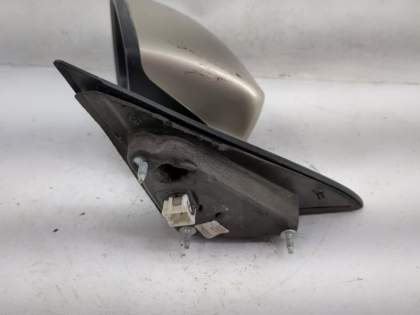 2011-2014 Chrysler 200 Driver Side View Mirror - Left Door Mirror OEM Used - Oemusedautoparts1.com