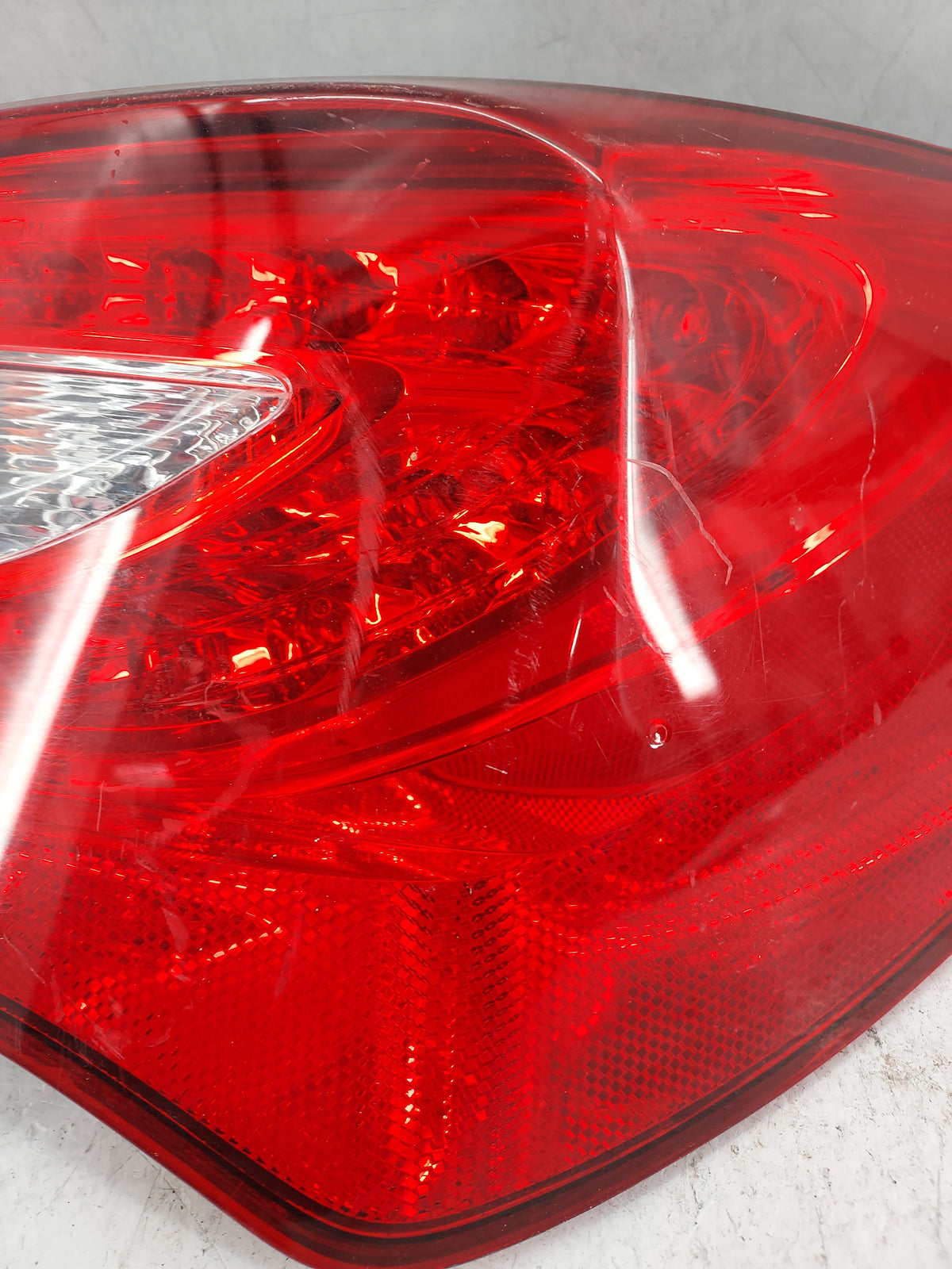 2011-2014 Chrysler 200 Tail Light Assembly Passenger Right OEM P/N:05182524AE VENTRA 61600AB, 62694 Fits Fits 2011 2012 2013