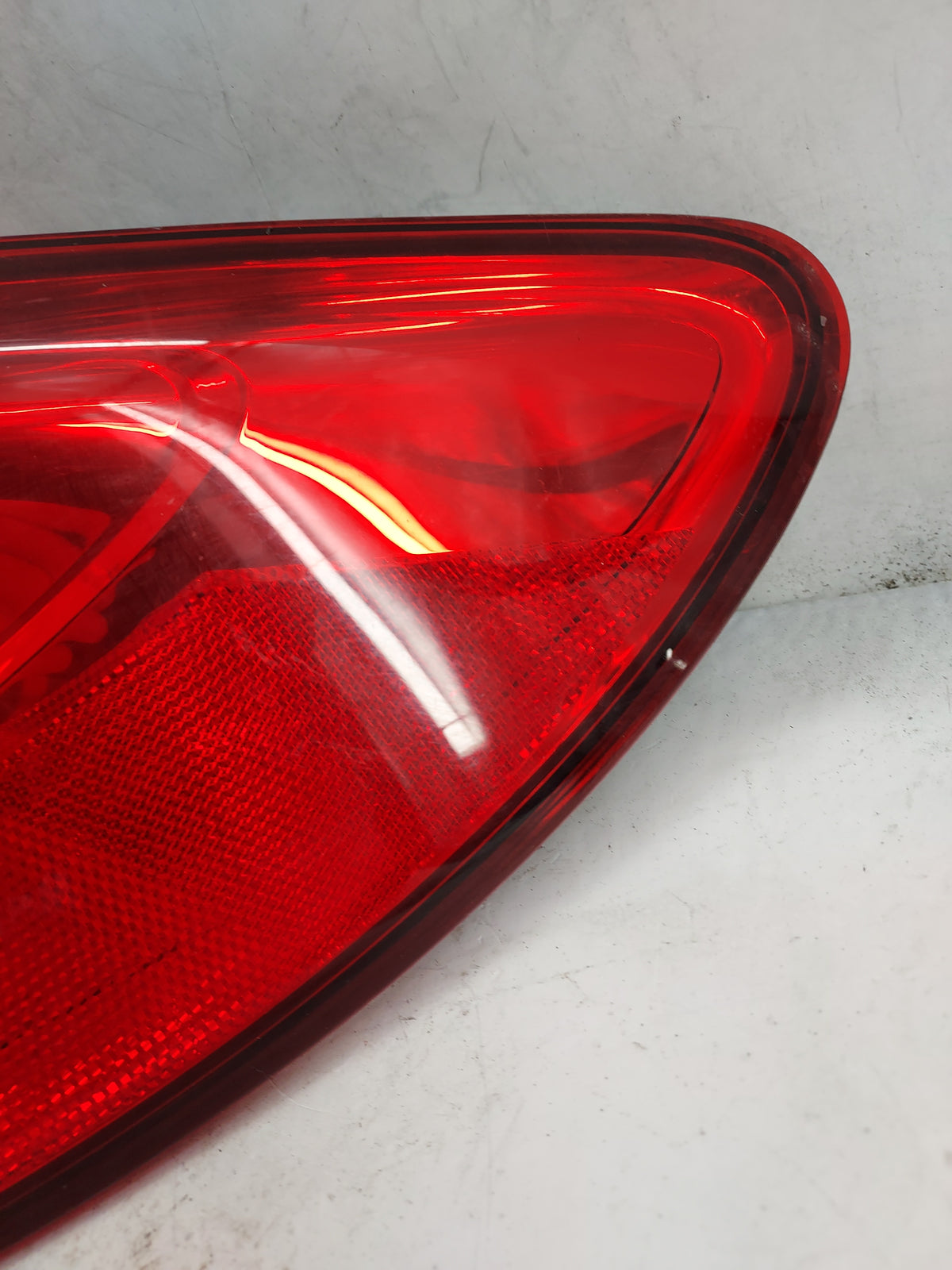 2011-2014 Chrysler 200 Tail Light Assembly Passenger Right OEM P/N:05182524AE VENTRA 61600AB, 62694 Fits Fits 2011 2012 2013