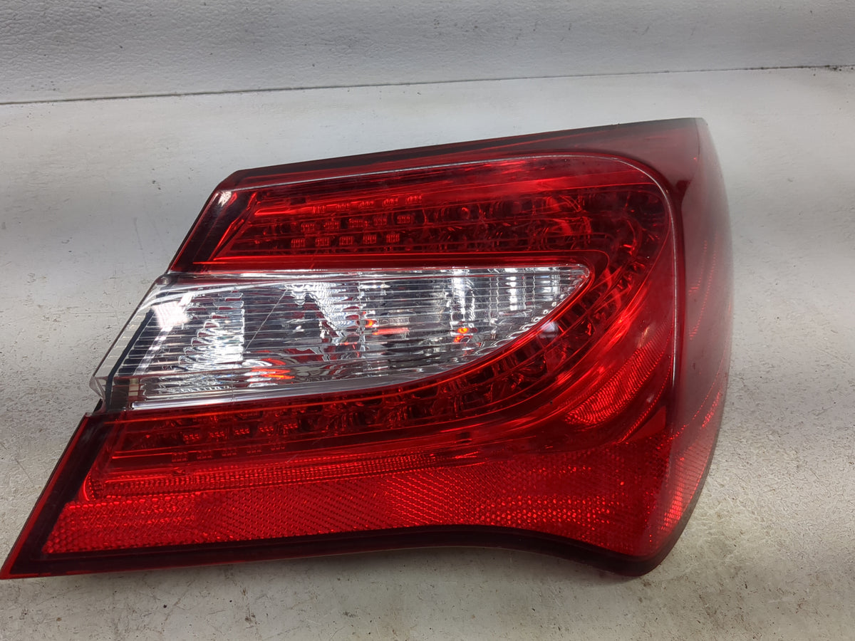2011-2014 Chrysler 200 Tail Light Assembly Passenger Right OEM P/N:05182524AE VENTRA 81600AB, 62694 Fits Fits 2011 2012 2013