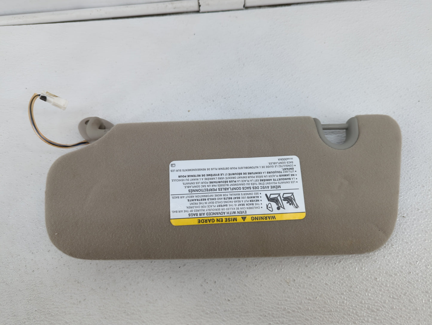 2011-2014 Chrysler 200 Sun Visor Shade Replacement Passenger Right Mirror Fits Fits 2011 2012 2013 2014 OEM Used Auto Parts 