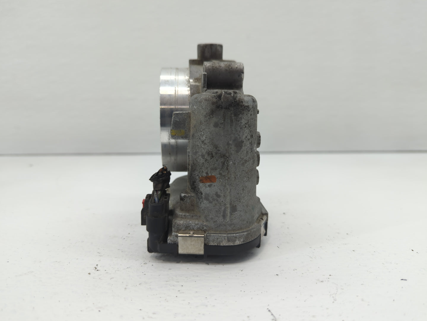 2011-2017 Chrysler 200 Throttle Body P/N:05184349AE 05184349AC Fits OEM Used Auto Parts - Oemusedautoparts1.com