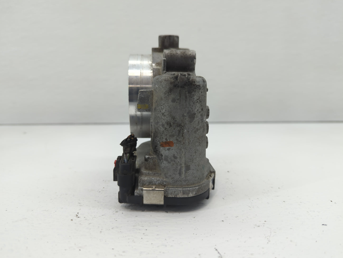 2011-2017 Chrysler 200 Throttle Body P/N:05184349AE 05184349AC Fits OEM Used Auto Parts - Oemusedautoparts1.com