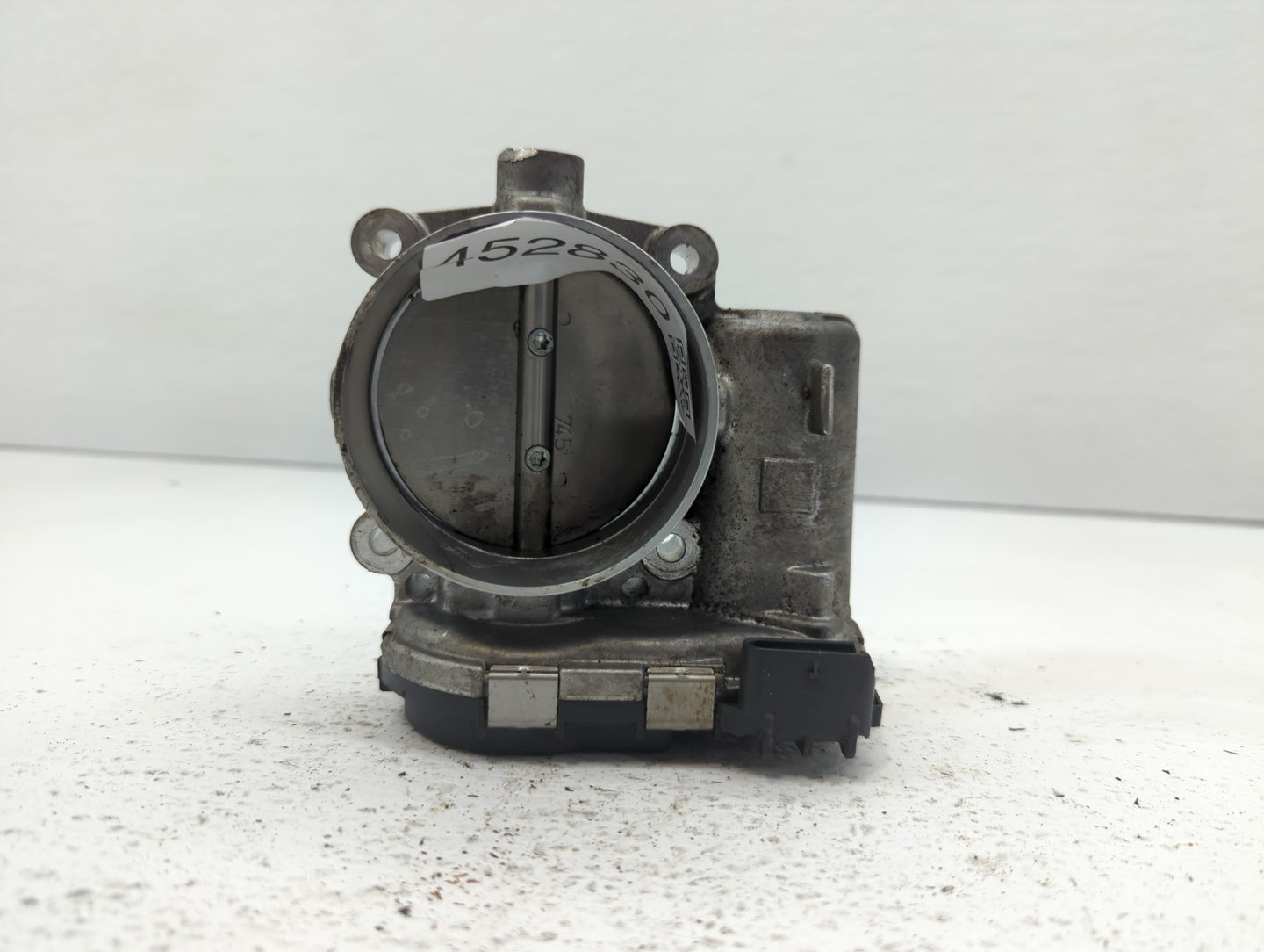 2011-2017 Chrysler 200 Throttle Body P/N:05184349AE 05184349AC Fits OEM Used Auto Parts - Oemusedautoparts1.com