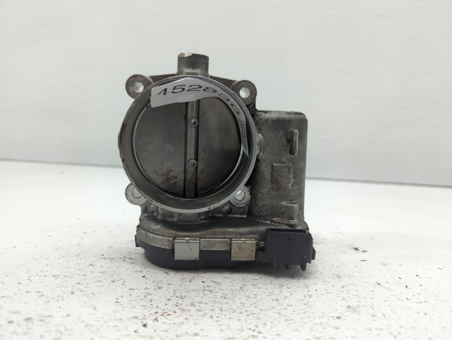 2011-2017 Chrysler 200 Throttle Body P/N:05184349AE 05184349AC Fits OEM Used Auto Parts - Oemusedautoparts1.com