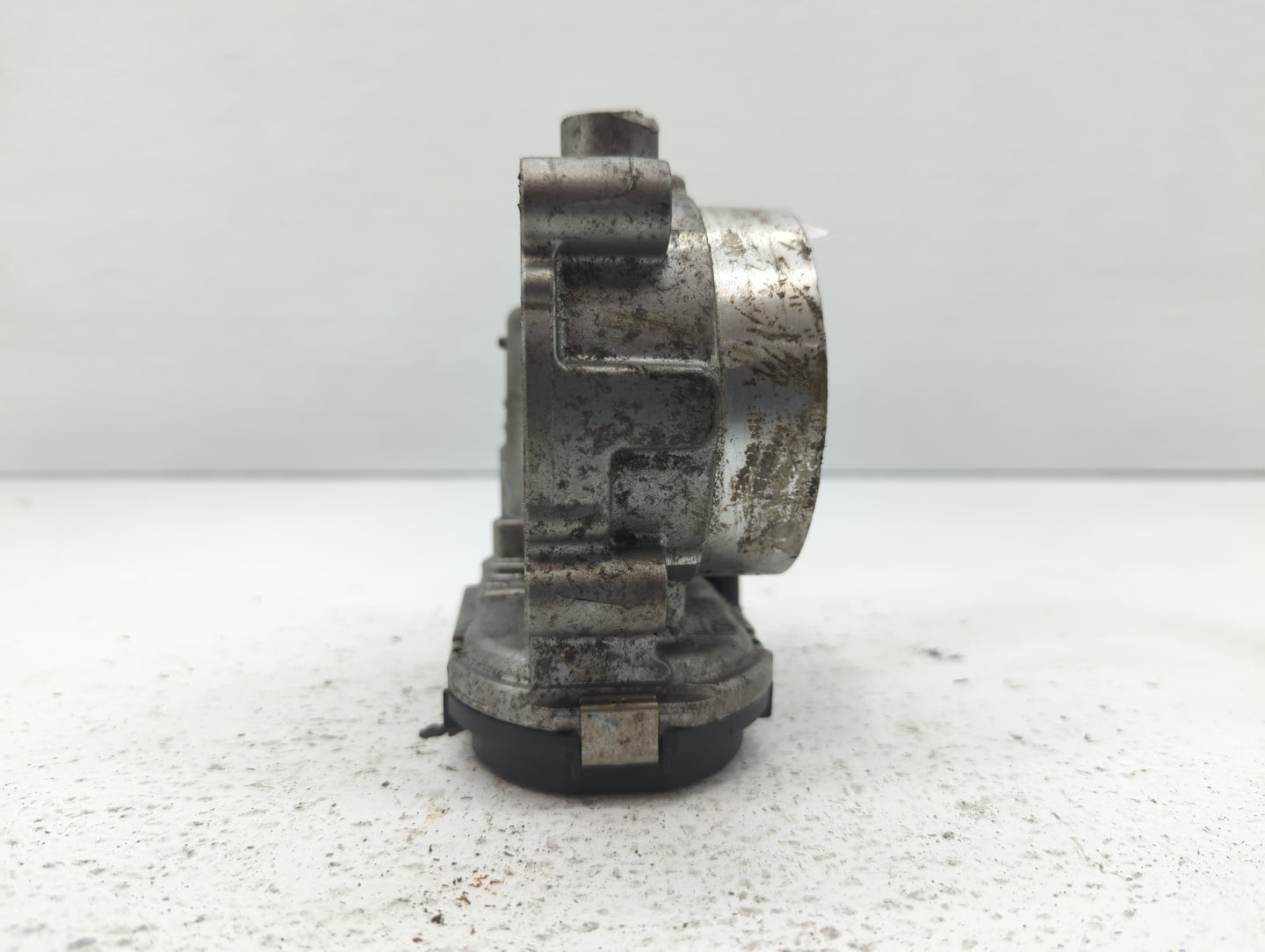 2011-2017 Chrysler 200 Throttle Body P/N:05184349AE 05184349AC Fits OEM Used Auto Parts - Oemusedautoparts1.com