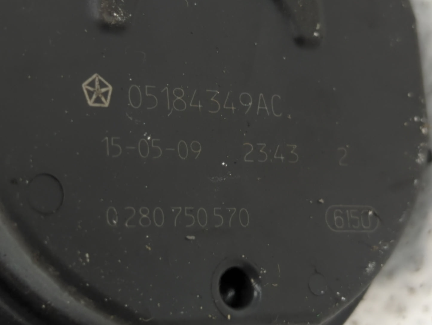 2011-2017 Chrysler 200 Throttle Body P/N:05184349AE 05184349AC Fits OEM Used Auto Parts - Oemusedautoparts1.com