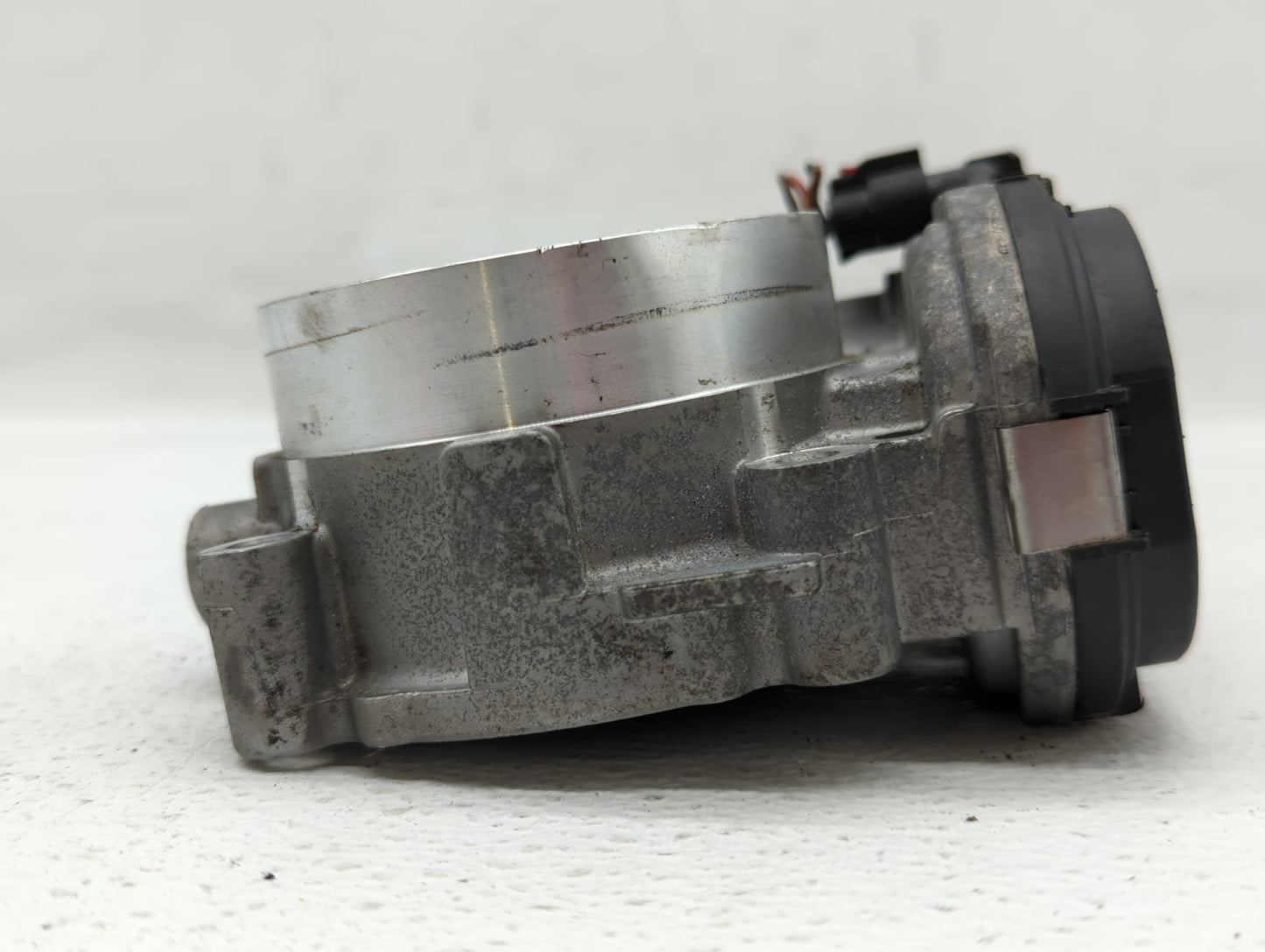 2011-2017 Chrysler 200 Throttle Body P/N:05184349AF 05184349AE Fits OEM Used Auto Parts - Oemusedautoparts1.com