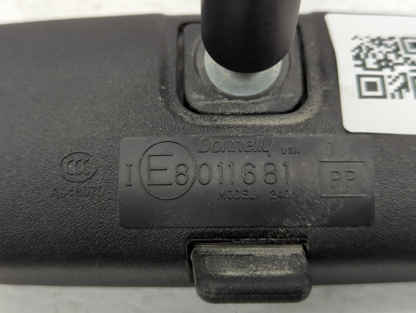 2013 Chrysler 200 Interior Rear View Mirror Replacement OEM P/N:E8011681 Fits OEM Used Auto Parts - Oemusedautoparts1.com