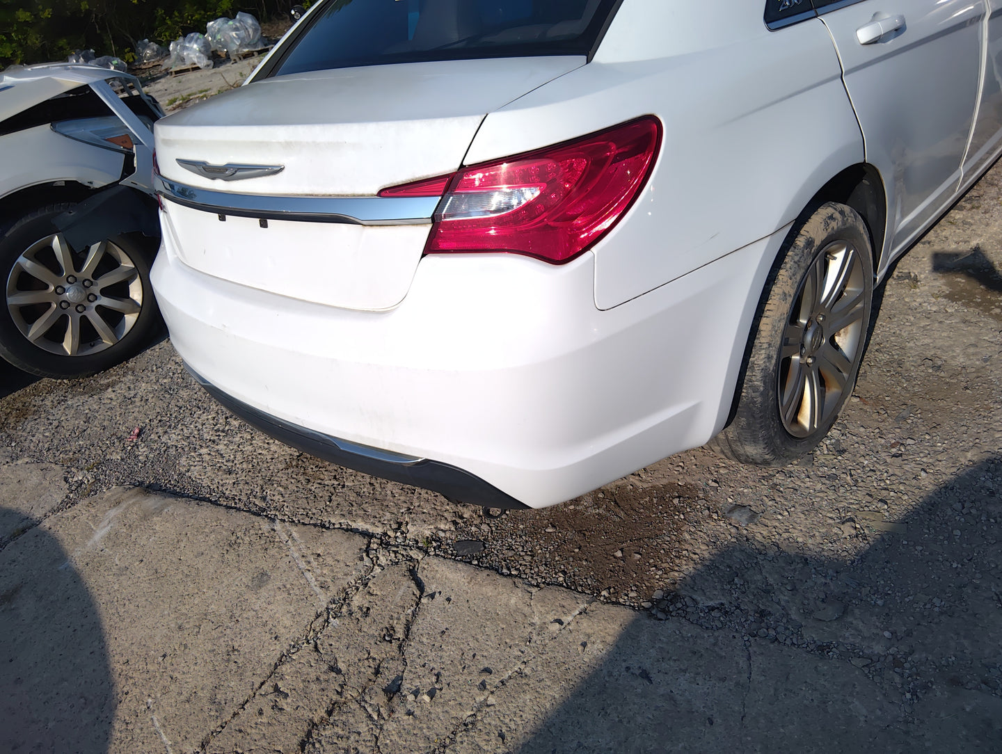 2011-2014 Chrysler 200 Rear Bumper Assembly Oem 5040695 - Oemusedautoparts1.com