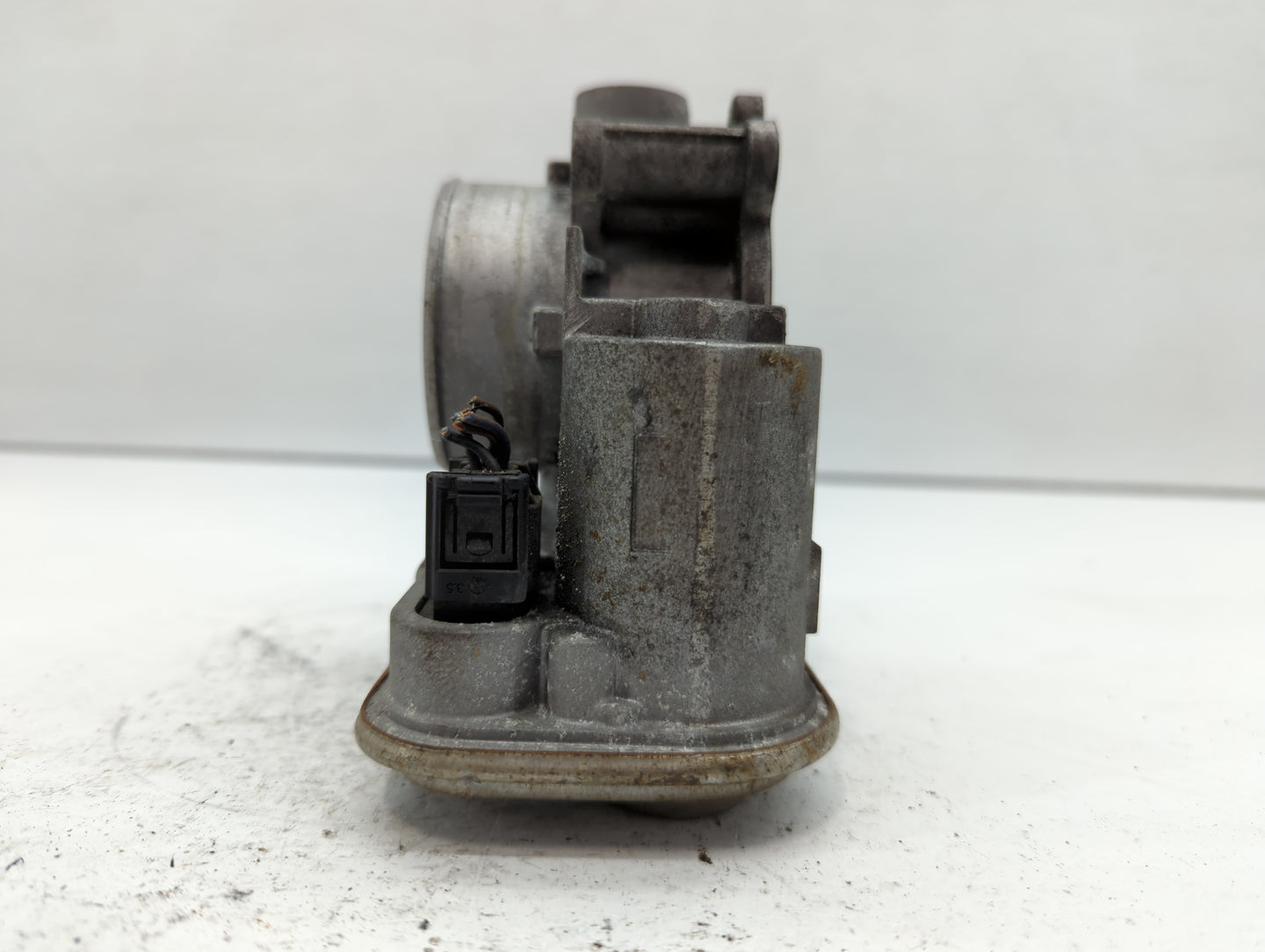 2011-2014 Chrysler 200 Throttle Body Fits Fits 2007 2008 2009 2010 2011 2012 2013 2014 2015 2016 2017 2018 OEM Used Auto Par