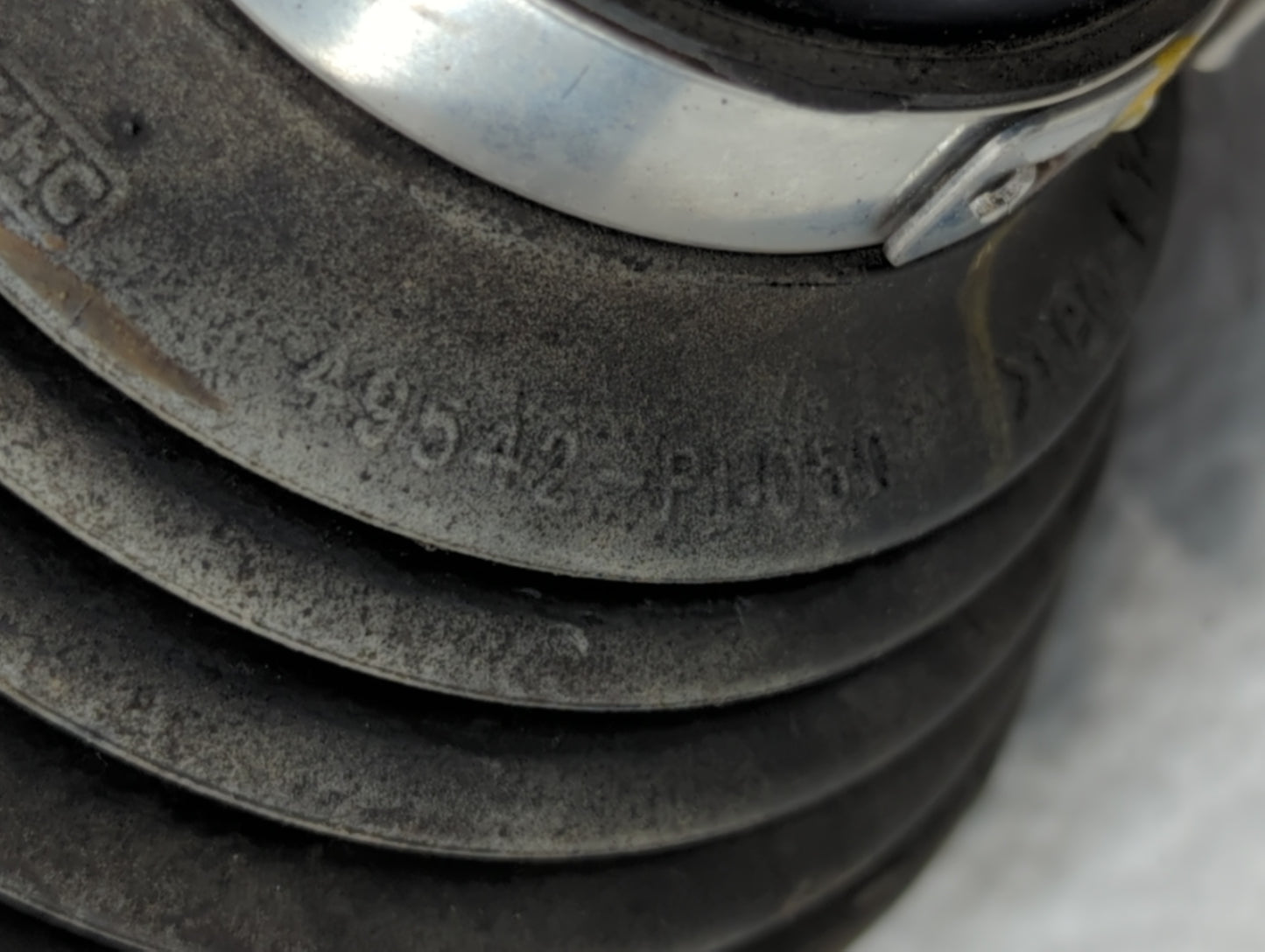 2011-2014 Chrysler 200 Axle Shaft Front Driver Cv C/v - Oemusedautoparts1.com