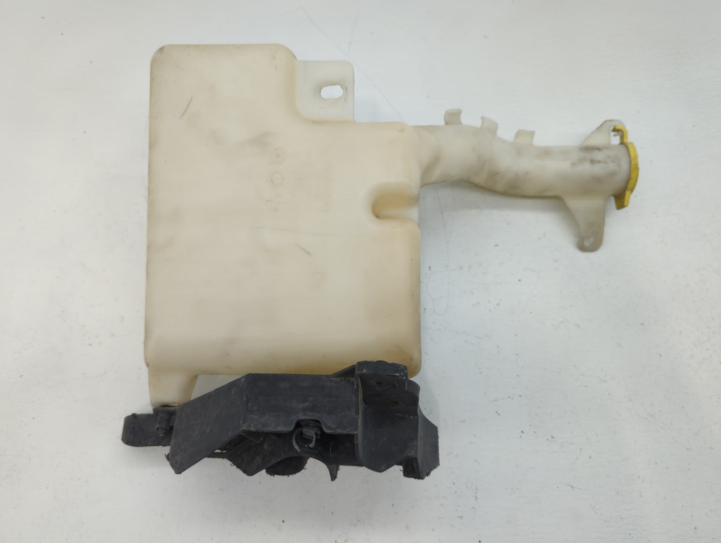 2011-2014 Chrysler 200 Windshield Washer Fluid Reservoir Bottle Oem - Oemusedautoparts1.com