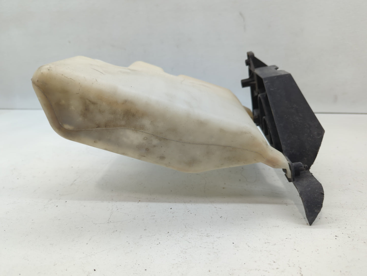 2011-2014 Chrysler 200 Windshield Washer Fluid Reservoir Bottle Oem - Oemusedautoparts1.com