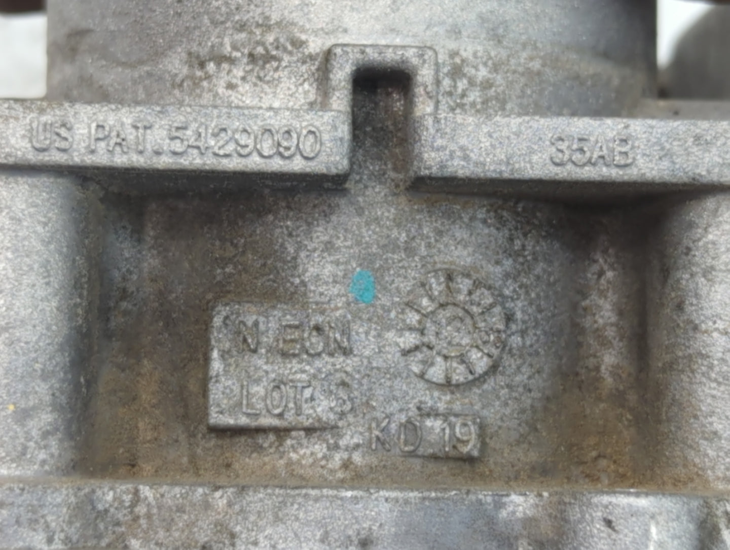 2011-2014 Chrysler 200 Throttle Body P/N:35AB 04891735AC 3076 Fits OEM Used Auto Parts - Oemusedautoparts1.com