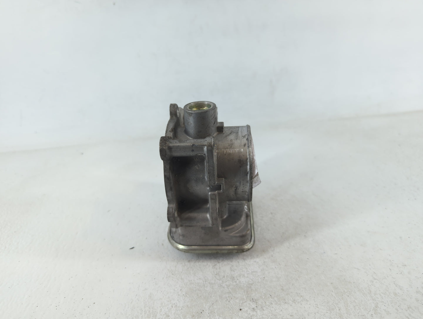 2011-2017 Chrysler 200 Throttle Body Fits Fits 2011 2012 2013 2014 2015 2016 2017 2018 2019 2020 2021 2022 OEM Used Auto Par