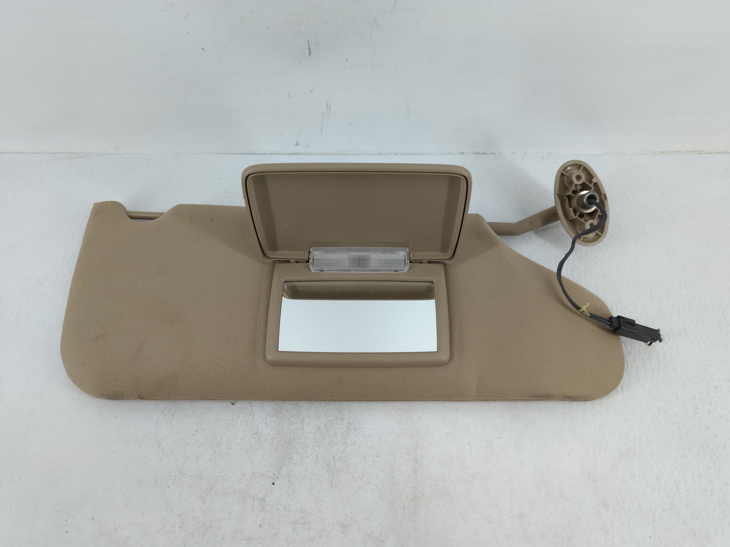 2011-2014 Chrysler 200 Sun Visor Shade Replacement Passenger Right Mirror Fits Fits 2011 2012 2013 2014 OEM Used Auto Parts 