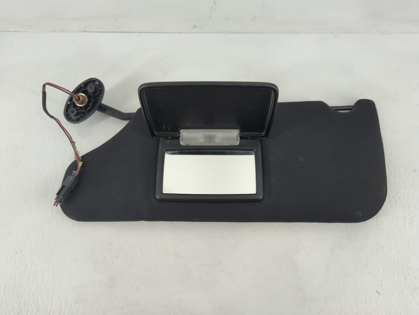 2011-2014 Chrysler 200 Sun Visor Shade Replacement Driver Left Mirror Fits Fits 2011 2012 2013 2014 OEM Used Auto Parts - Oe